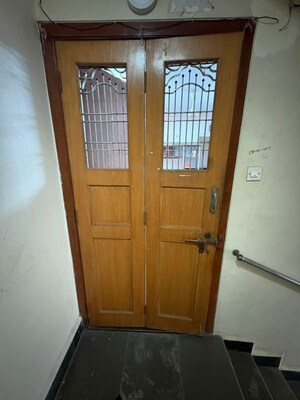 Furnished Amenities in 2 BHK Apartment at Sindhi Society, Chembur – for Rent