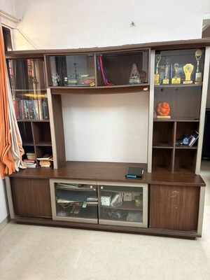 Furnished Amenities in 2 BHK Apartment at Sindhi Society, Chembur – for Rent