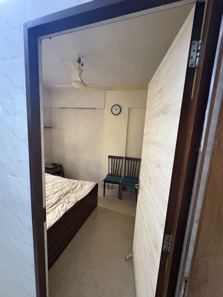 Bathroom, sindhi-society 2 Bedroom 500 Sq.Ft. Apartment In Chembur Mumbai 10763436