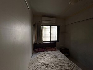 Room in 2 BHK Apartment at Sindhi Society, Chembur – for Rent