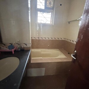 Bathroom in 3 BHK Apartment at Parsvnath Green Ville, Sector 48 – for Rent