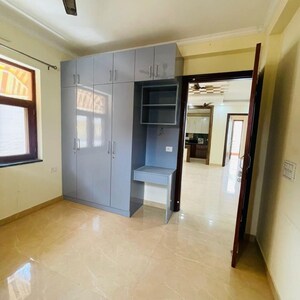 Room in 3 BHK Builder Floor at Sector 57 – for Rent