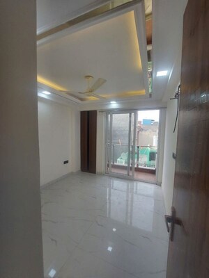 Room in 2 BHK Builder Floor at Chattarpur – for Rent