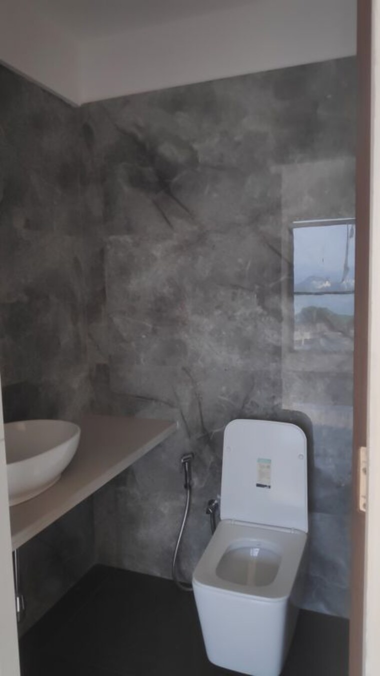 Bathroom, gurukrupa-gyanam 3 Bedroom 908 Sq.Ft. Apartment In Powai Mumbai 10732778