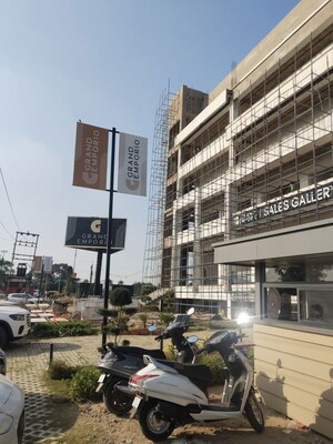  Showroom For Sale in Aerocity