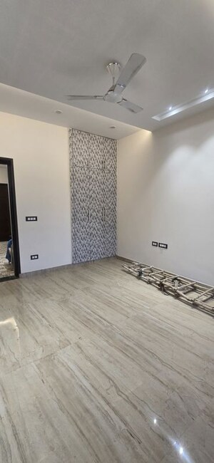 Furnished Amenities in 6+ BHK Independent House at BPTP Parkland, Sector 75 – for Rent