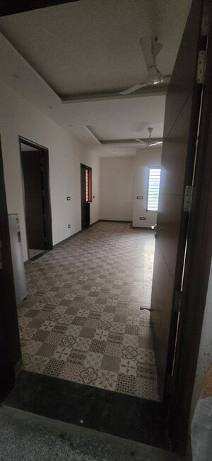 Building Lobby in 6+ BHK Independent House at BPTP Parkland, Sector 75 – for Rent