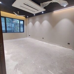Room in 4 BHK Apartment at Sector 49 – for Rent