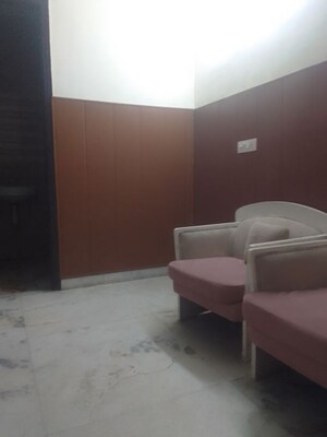 1 BHK Villa For Rent in Arun Vihar Sector 37, Sector 37