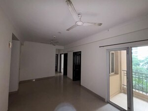 Room in 2 BHK Apartment at Amrapali Dream Valley – for Rent