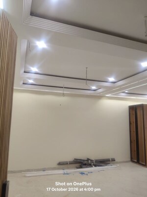 Room in 3 BHK Apartment at Pir Machalla – for Sale