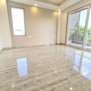 Room in 3 BHK Apartment at Sector 71 – for Rent