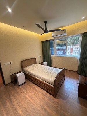 Bedroom in 3 BHK Apartment at Bandra West – for Rent