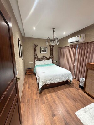 Bedroom in 3 BHK Apartment at Bandra West – for Rent