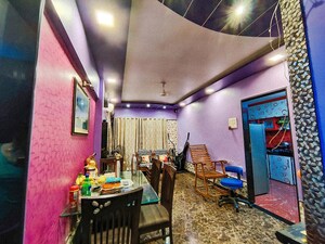 Living Room in 2 BHK Apartment at Santacruz West – for Rent