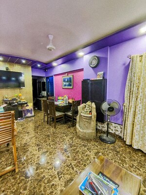 Living Room in 2 BHK Apartment at Santacruz West – for Rent