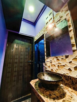  2 BHK Apartment at Santacruz West – for Rent