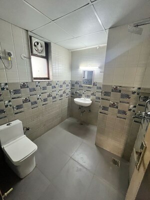Team Area in 2 BHK Builder Floor at Sector 52 – for Rent