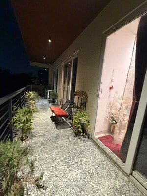 Balcony in 2 BHK Builder Floor at Sector 51 – for Rent