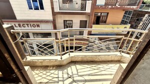 Balcony in 2 BHK Independent House at Karawal Nagar – for Rent