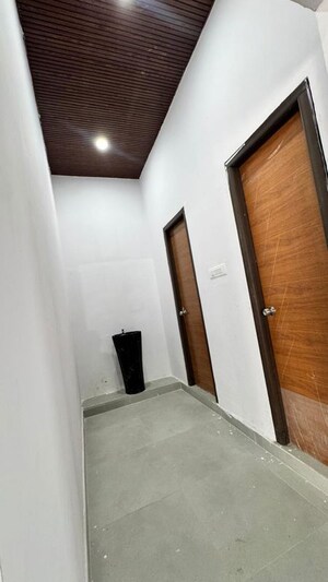 Furnished Amenities in  Warehouse at Chandenvalle – for Rent