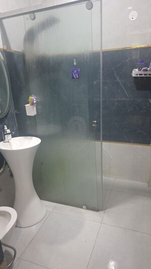 Furnished Amenities in 3 BHK Builder Floor at Sushant Lok I – for Rent