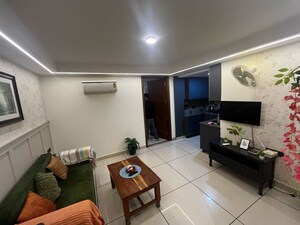 Living Room in 1 BHK Builder Floor at Sector 42 – for Rent