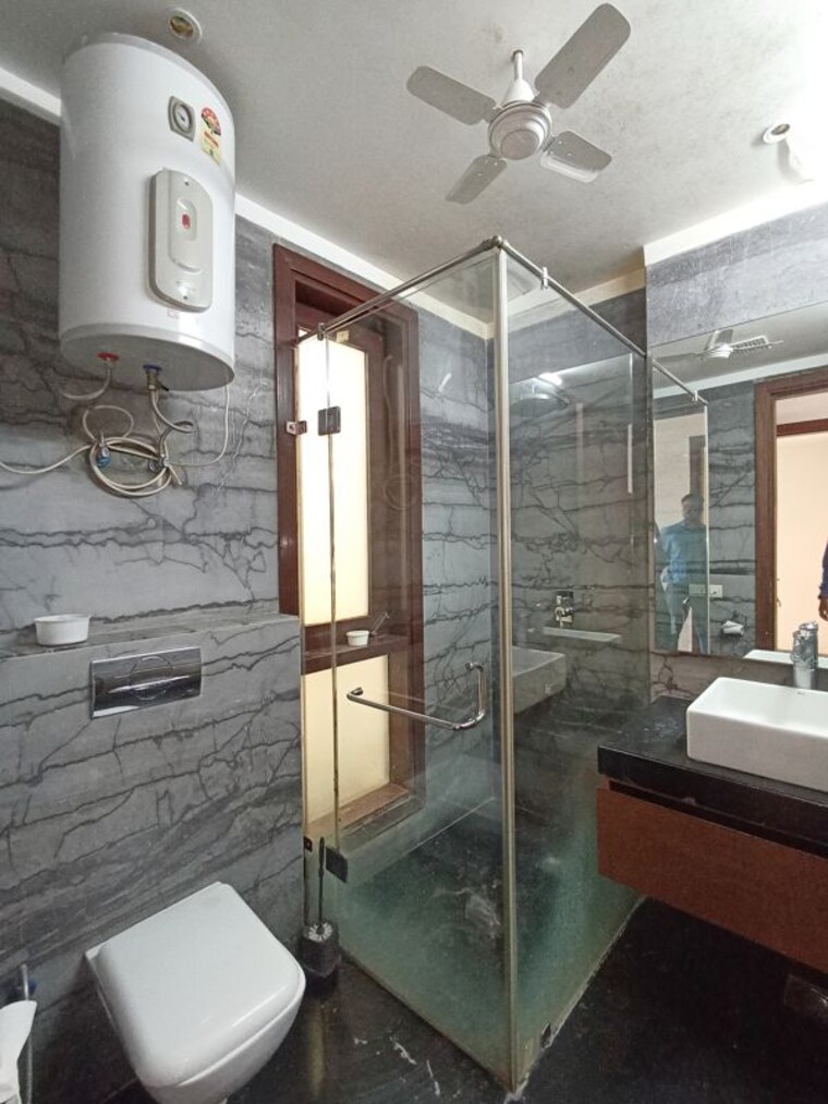 Bathroom, greater kailash 4 Bedroom 4500 Sq.Ft. Builder Floor In Greater Kailash Delhi 10763844