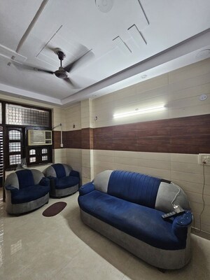 2 BHK Builder Floor For Sale in Virender Nagar