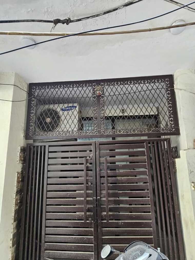 undefined, virender nagar 2 Bedroom 98 Sq.Yd. Builder Floor In Virender Nagar Delhi 10763839