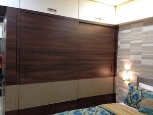 Room in 1.5 BHK Apartment at Bandra West – for Rent