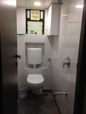 Attached Bathroom in 1.5 BHK Apartment at Bandra West – for Rent