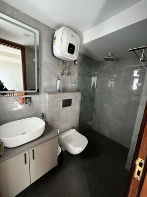 Team Area in 1 BHK Builder Floor at Sector 42 – for Rent