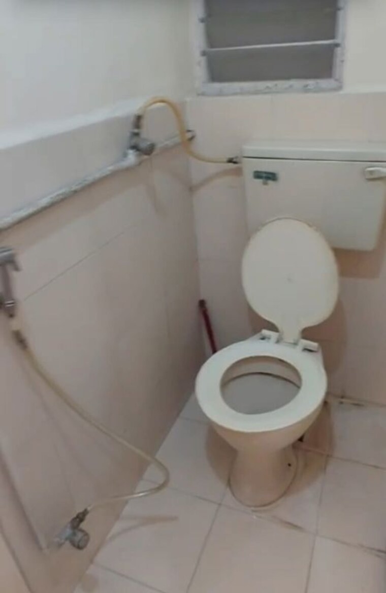 Bathroom, tulsidham-complex 1 Bedroom 430 Sq.Ft. Apartment In Kapur Bawdi Thane 10763883
