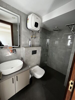 Team Area in 1 BHK Builder Floor at Sector 42 – for Rent