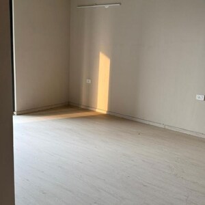Room in 3 BHK Apartment at M3M Heights, Sector 65 – for Rent