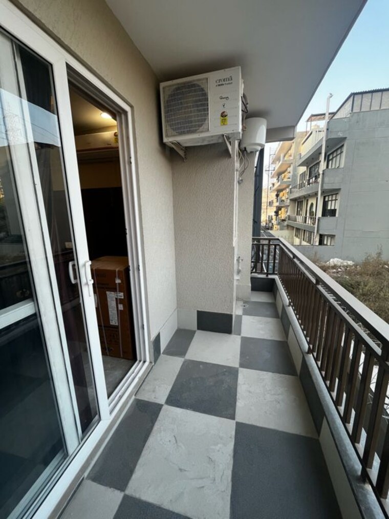 Balcony, sector 57 1 Bedroom 858 Sq.Ft. Builder Floor In Sector 57 Gurgaon 10763901