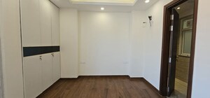 Room in 4 BHK Apartment at Indiabulls Enigma, Sector 110 – for Rent