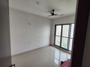 Room in 1.5 BHK Apartment at Kalpataru Elitus, Mulund West – for Rent