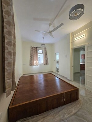 Room in 1 BHK Apartment at Bandra West – for Rent