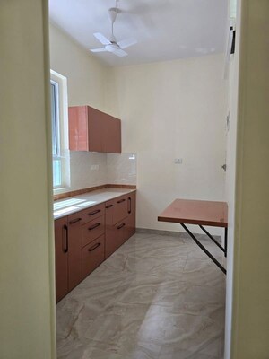 Room in 1 BHK Apartment at Bandra West – for Rent