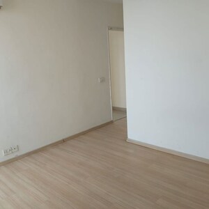 Room in 3 BHK Apartment at Pioneer Park Phase 1, Sector 61 – for Rent