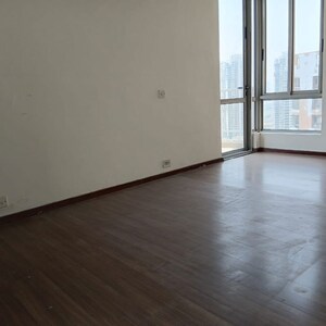 Room in 3 BHK Apartment at Pioneer Park Phase 1, Sector 61 – for Rent