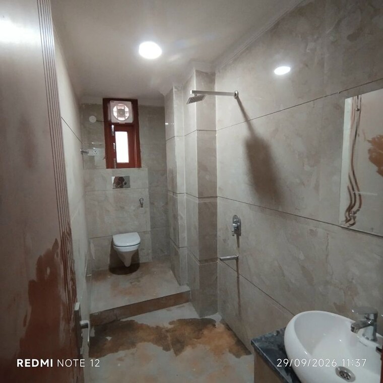 Bathroom, kishangarh 3 Bedroom 1300 Sq.Ft. Builder Floor In Kishangarh Delhi 10763929