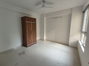 Room in 3 BHK Apartment at Tulip Violet, Sector 69 – for Rent