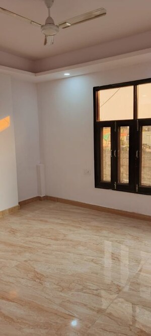 Room in 3 BHK Builder Floor at Vasant Kunj – for Sale