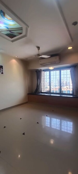 Living Room in 2 BHK Apartment at Chembur – for Rent