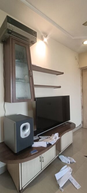Living Room in 2 BHK Apartment at Chembur – for Rent