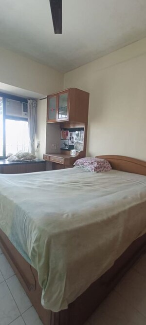 Bedroom in 2 BHK Apartment at Chembur – for Rent
