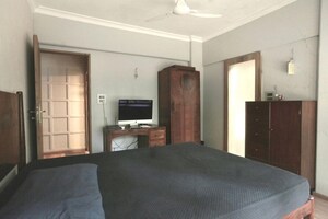 Bedroom in 1 BHK Apartment at Bandra West – for Rent